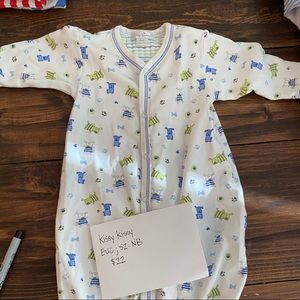 Kissy kissy NB converter gown